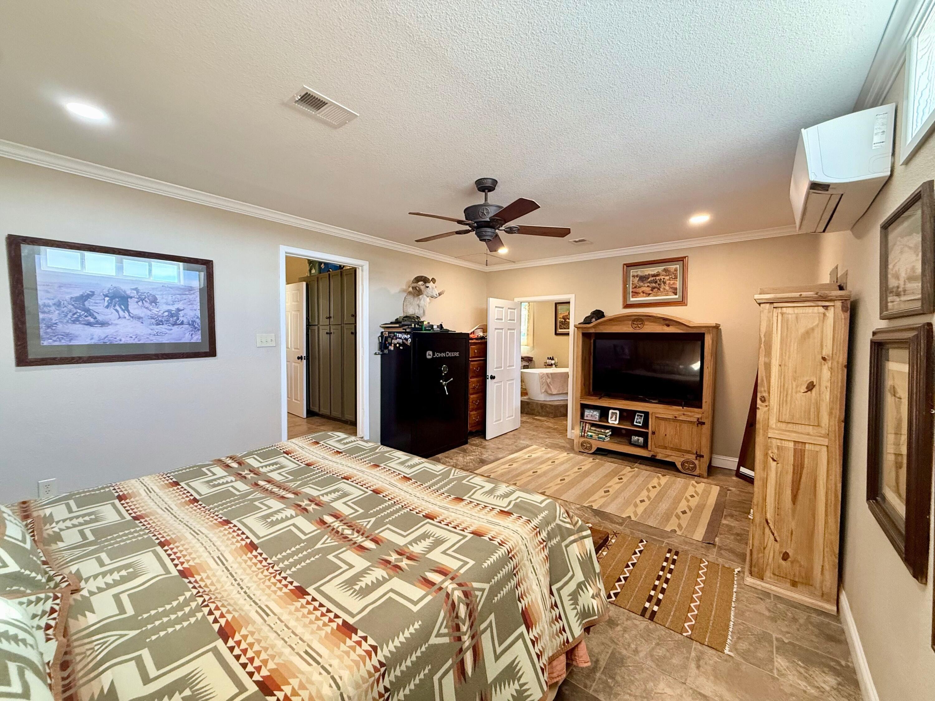 3011 County Rd I Lamesa, TX 79331 - Photo 11 of 28 Primary Bedroom