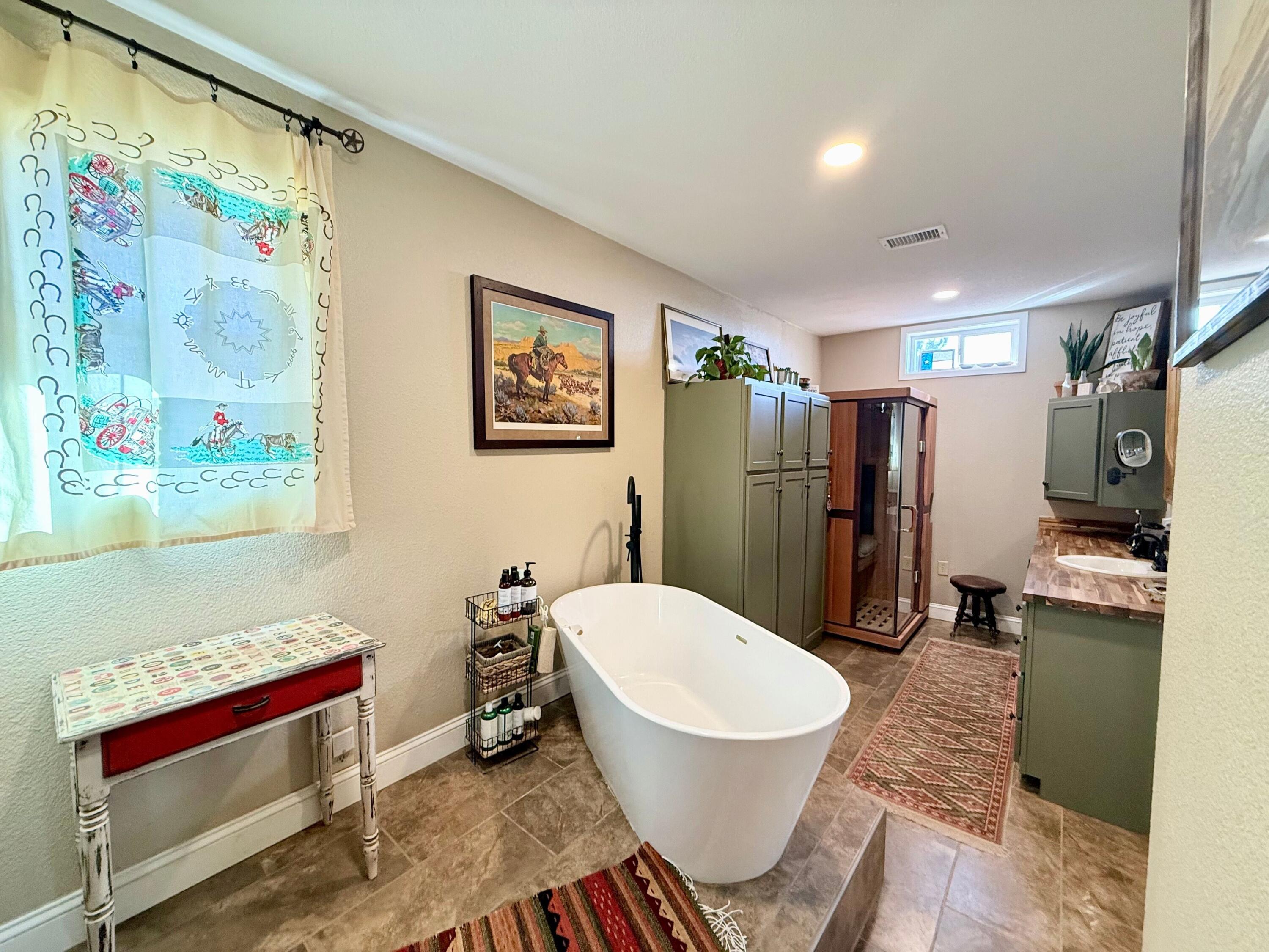 3011 County Rd I Lamesa, TX 79331 - Photo 14 of 28 Primary Bathroom