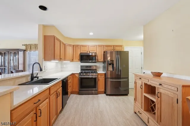 $455,000 | 2 Caleb Court, Unit 2, Hamburg, NJ 07419