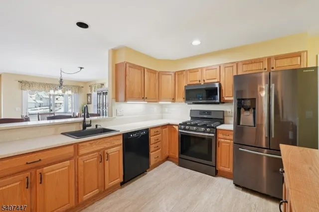 $455,000 | 2 Caleb Court, Unit 2, Hamburg, NJ 07419