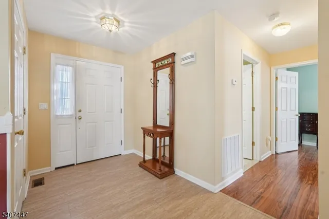 $455,000 | 2 Caleb Court, Unit 2, Hamburg, NJ 07419