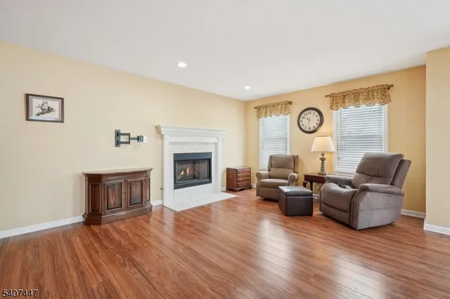 $455,000 | 2 Caleb Court, Unit 2, Hamburg, NJ 07419