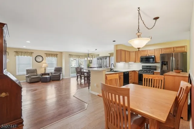 $455,000 | 2 Caleb Court, Unit 2, Hamburg, NJ 07419