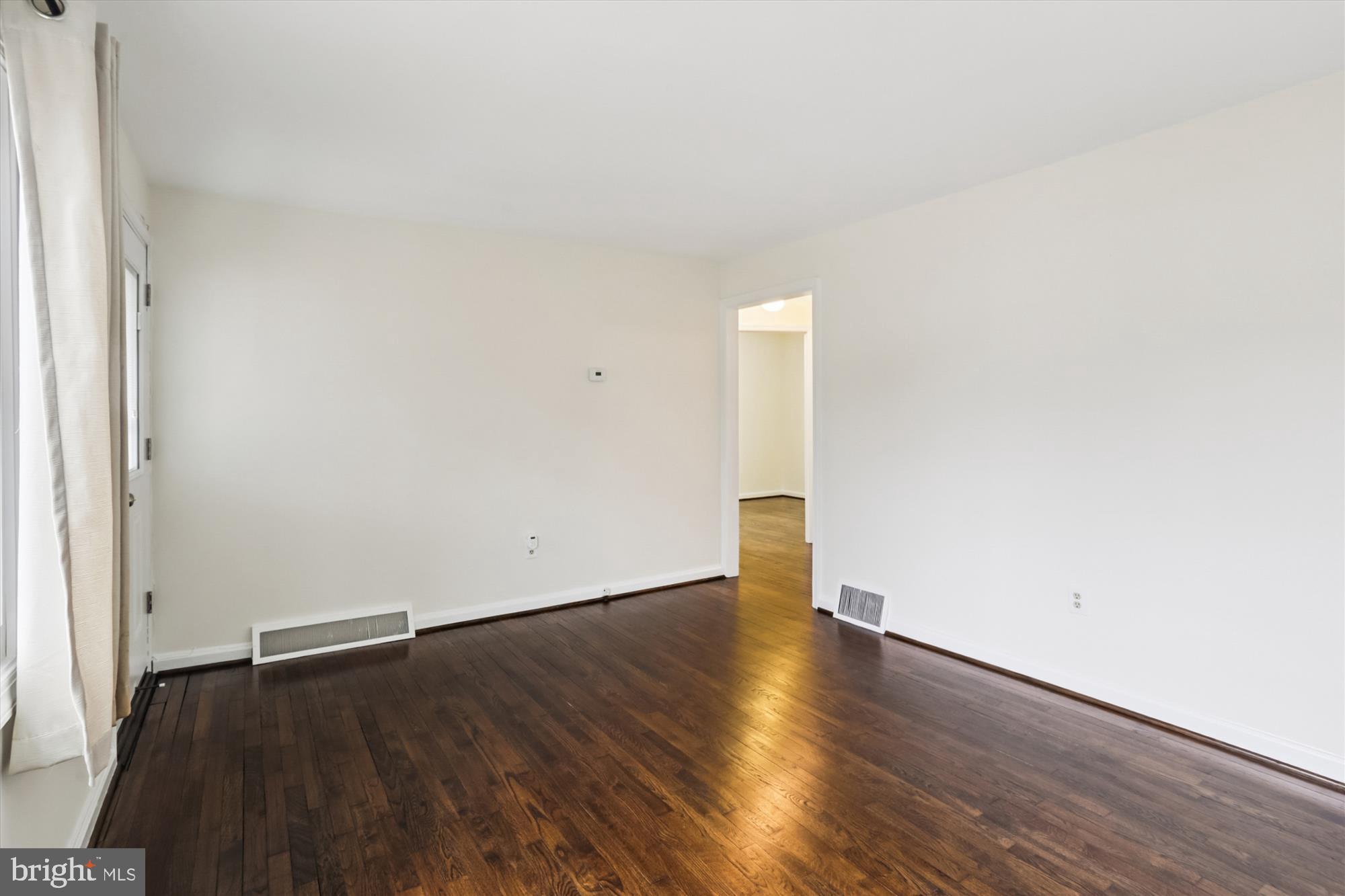 12317 Middle Road Silver Spring, MD 20906 - Photo 11 of 32 Living Room
