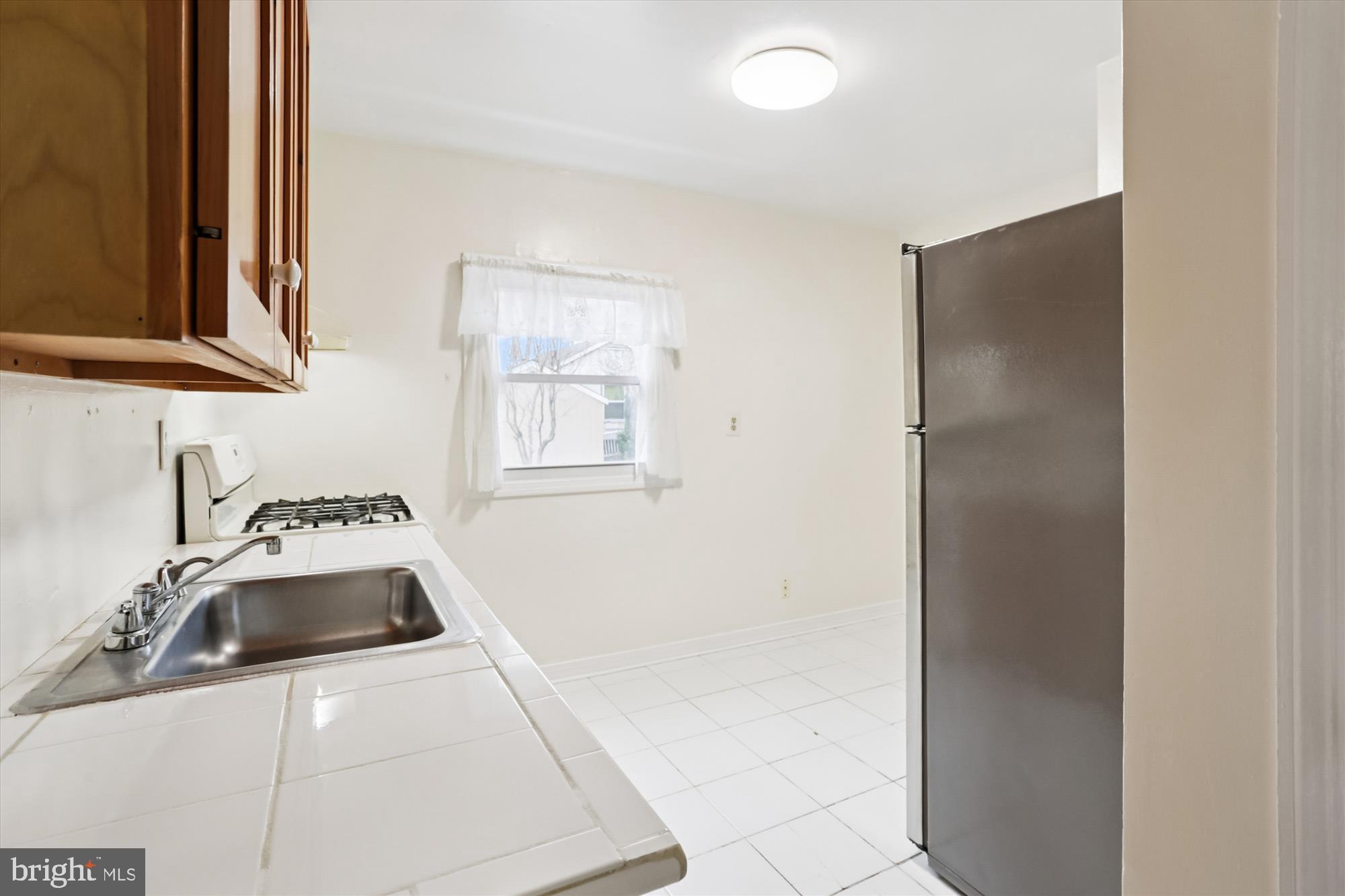 12317 Middle Road Silver Spring, MD 20906 - Photo 8 of 32 Kitchen