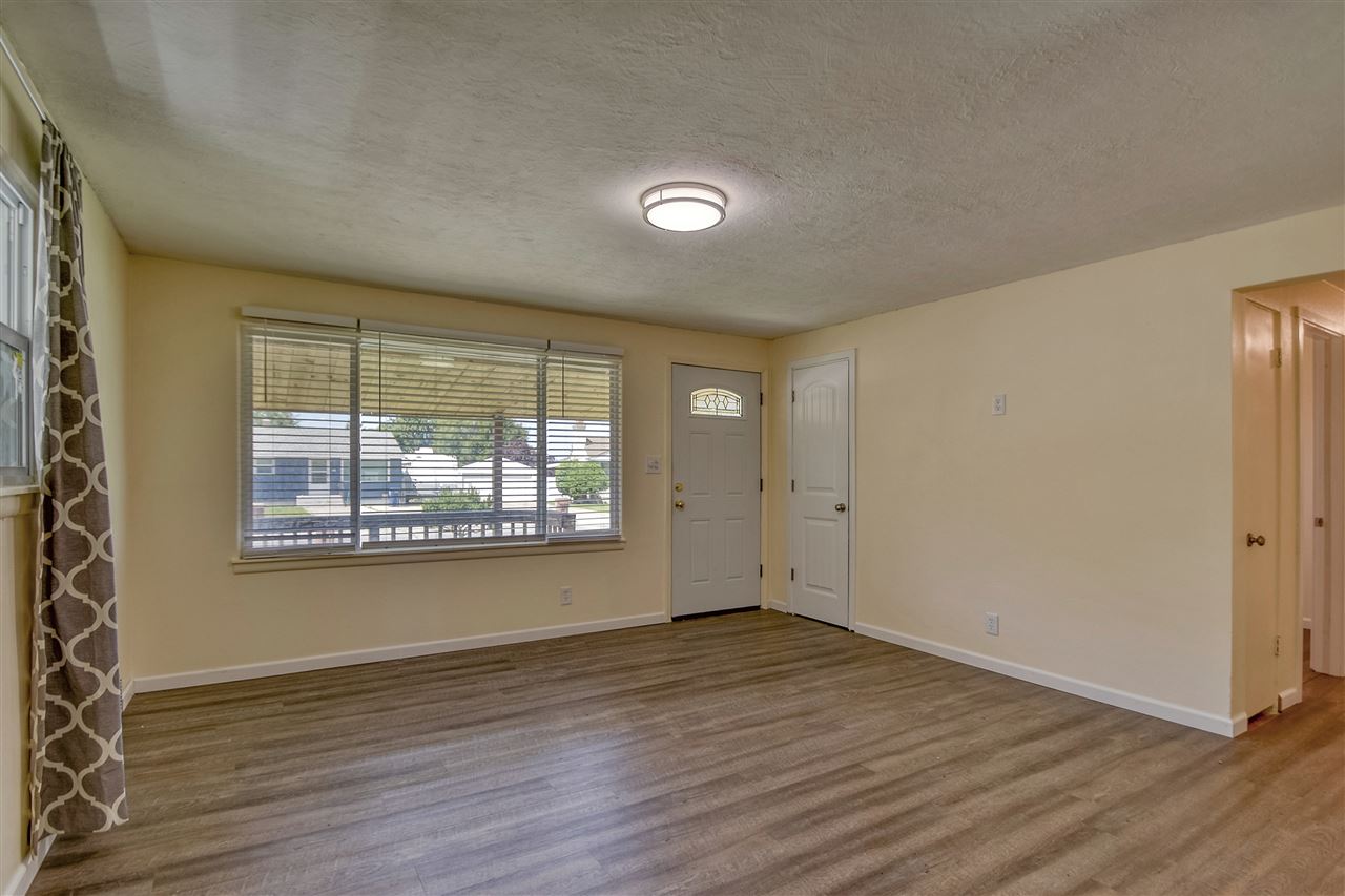 5908 North Ridgeview Place Spokane, WA 99205 - Photo 3 of 20 Gallery Image 3