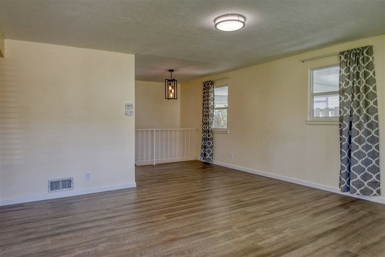 5908 North Ridgeview Place Spokane, WA 99205 - Photo 4 of 20 Gallery Image 4