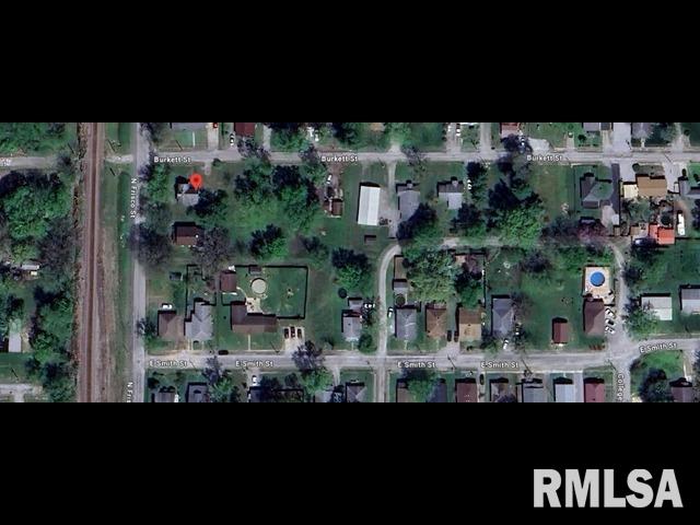 310 North Frisco Street Benton, IL 62812 - Photo 2 of 4