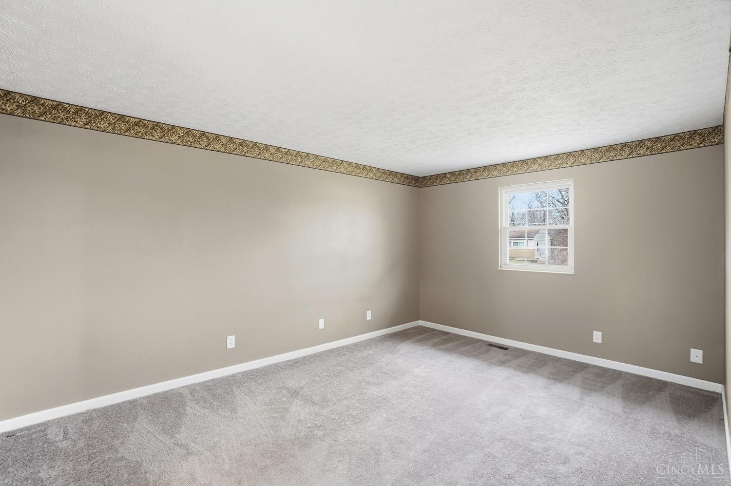 5285 Yeatman Road Cincinnati, OH 45252 - Photo 29 of 72