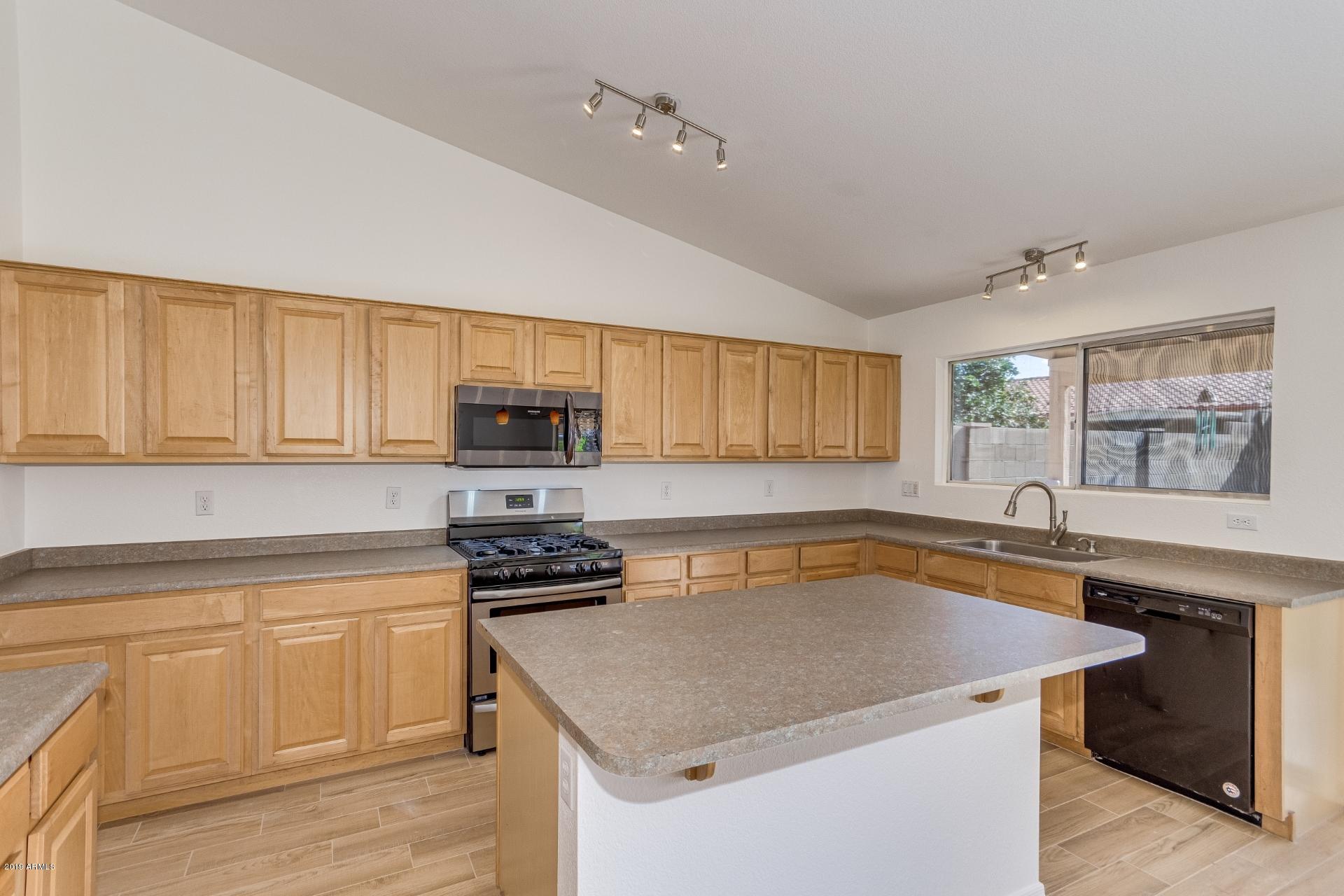 1623 East Carson Road Phoenix, AZ 85042 - Photo 8 of 22 Kitchen II