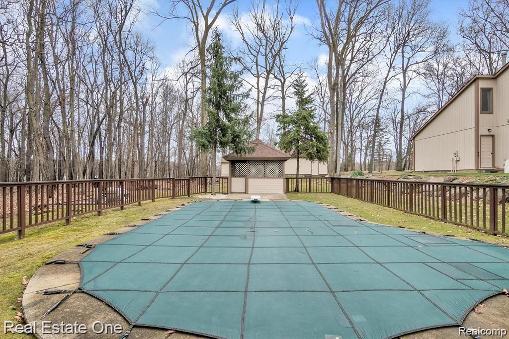 3511 Fenton Road Hartland, MI 48353 - Photo 39 of 47 Fenced/Pool House