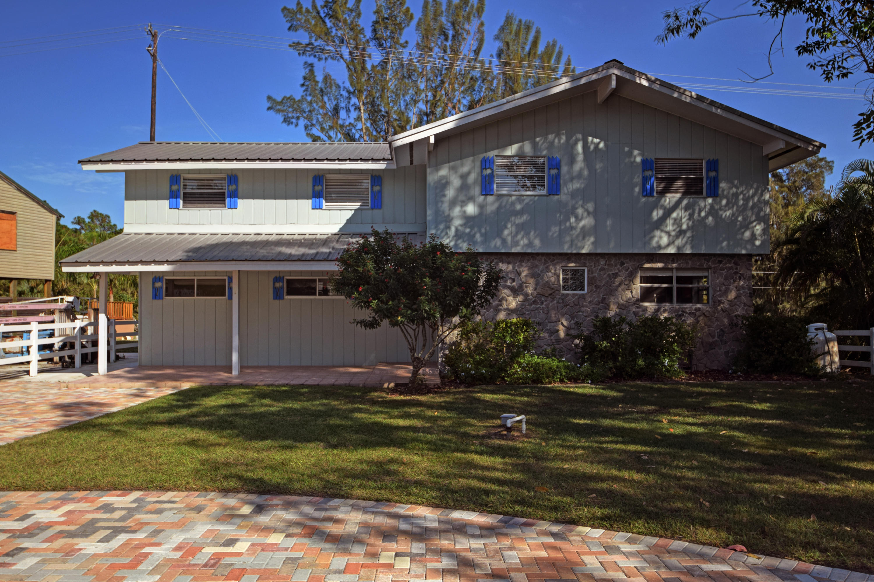 945 Southwest Rustic Circle Stuart, FL 34997 - Photo 1 of 37 Image00001