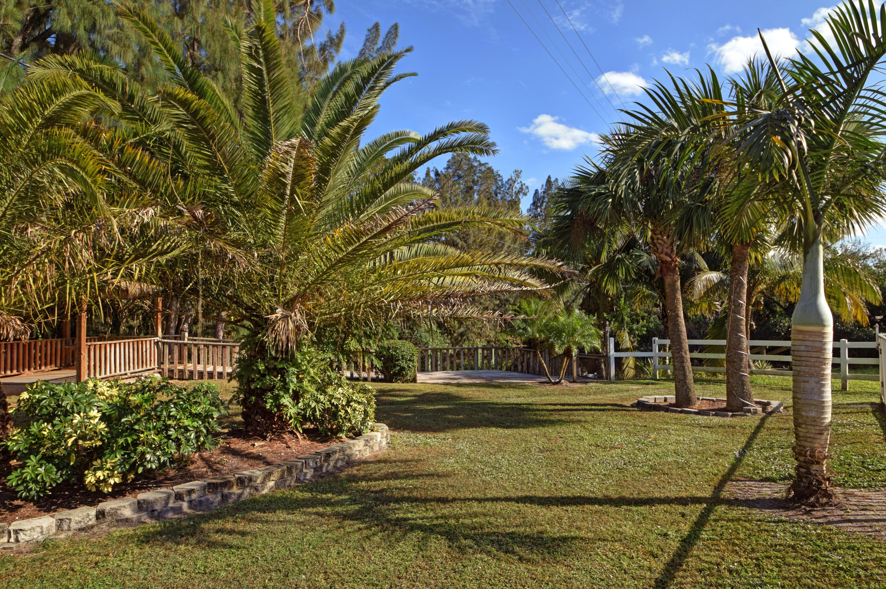 945 Southwest Rustic Circle Stuart, FL 34997 - Photo 4 of 37 Image00004