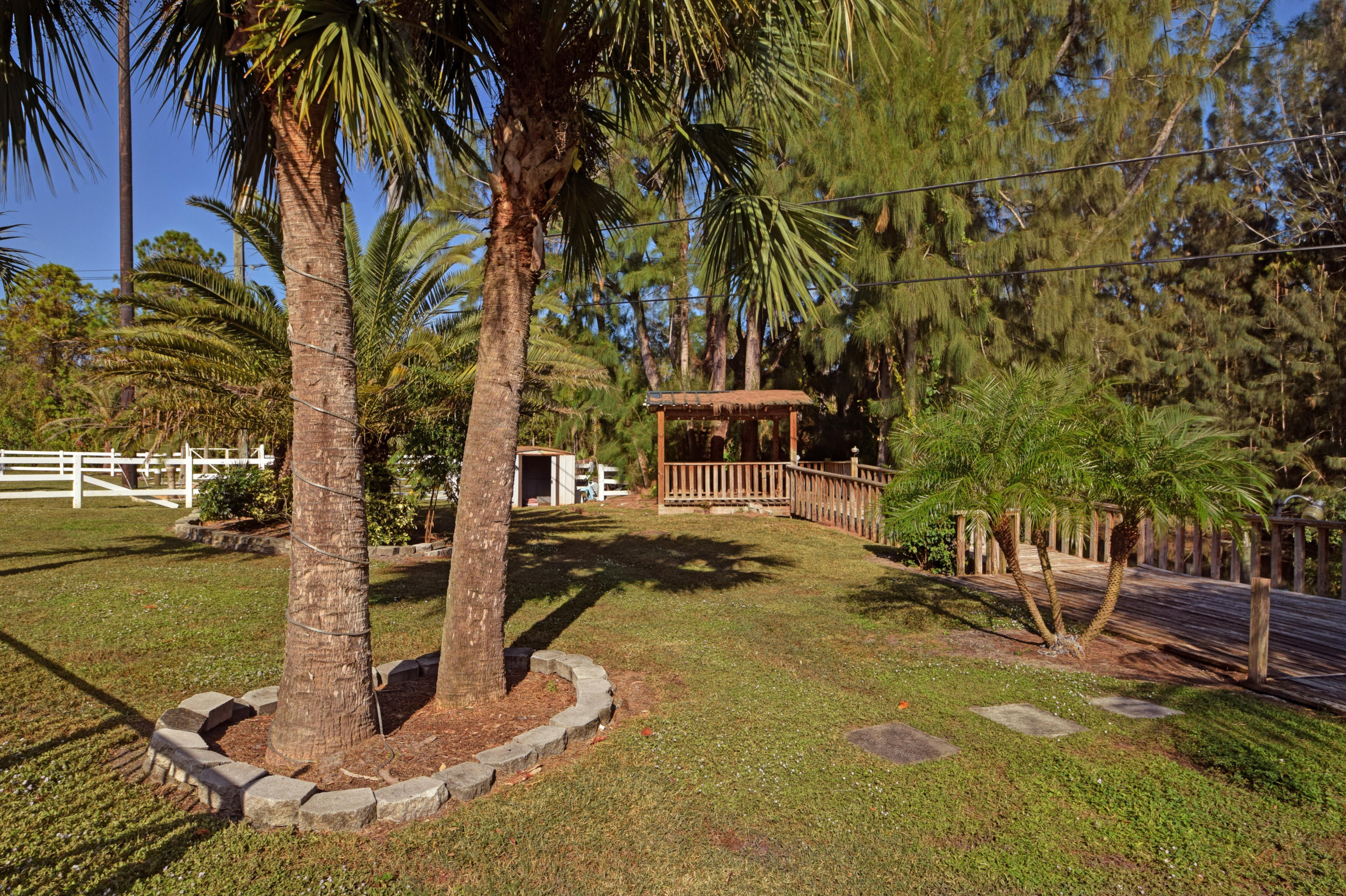 945 Southwest Rustic Circle Stuart, FL 34997 - Photo 5 of 37 Image00005