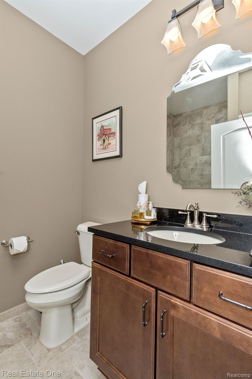 1075 Hampshire Court Rochester, MI 48307 - Photo 31 of 62 Gallery Image 31
