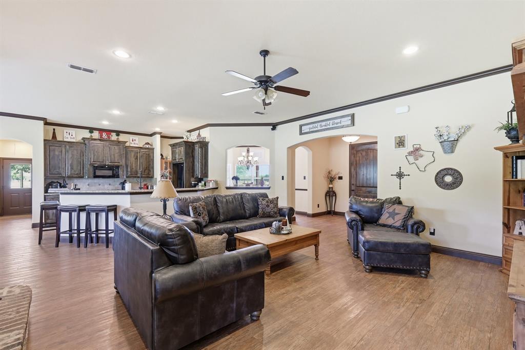 11480 Chisum Road Sanger, TX 76266 - Photo 8 of 40