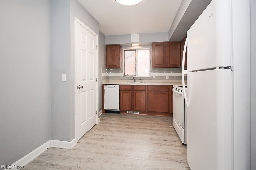 7903 Ackley Road Parma, OH 44129 - Photo 6 of 27