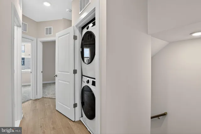 a view of kitchen with washer and dryer