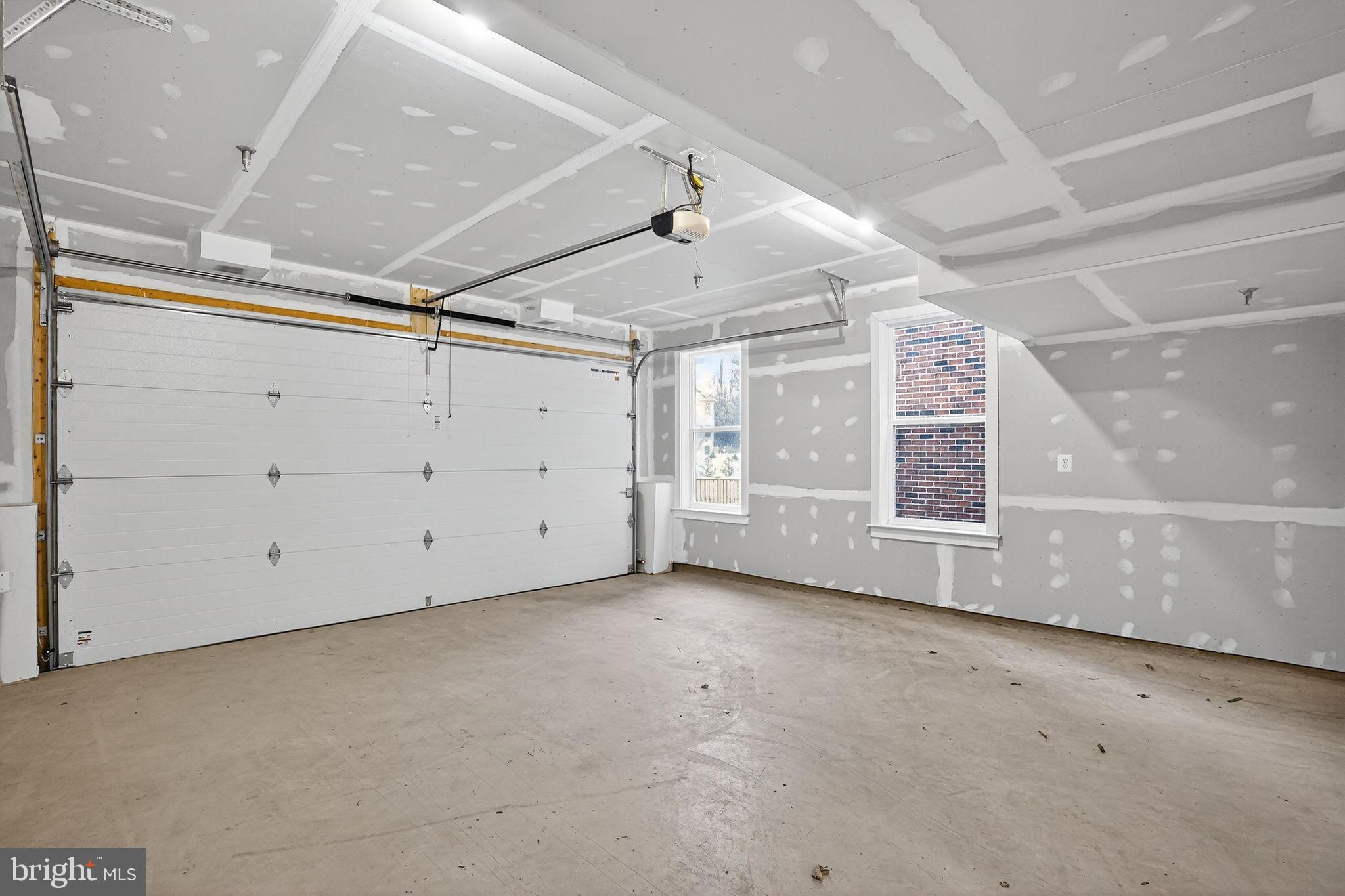 3612 Farr Avenue Fairfax, VA 22030 - Photo 5 of 30 an empty room with windows