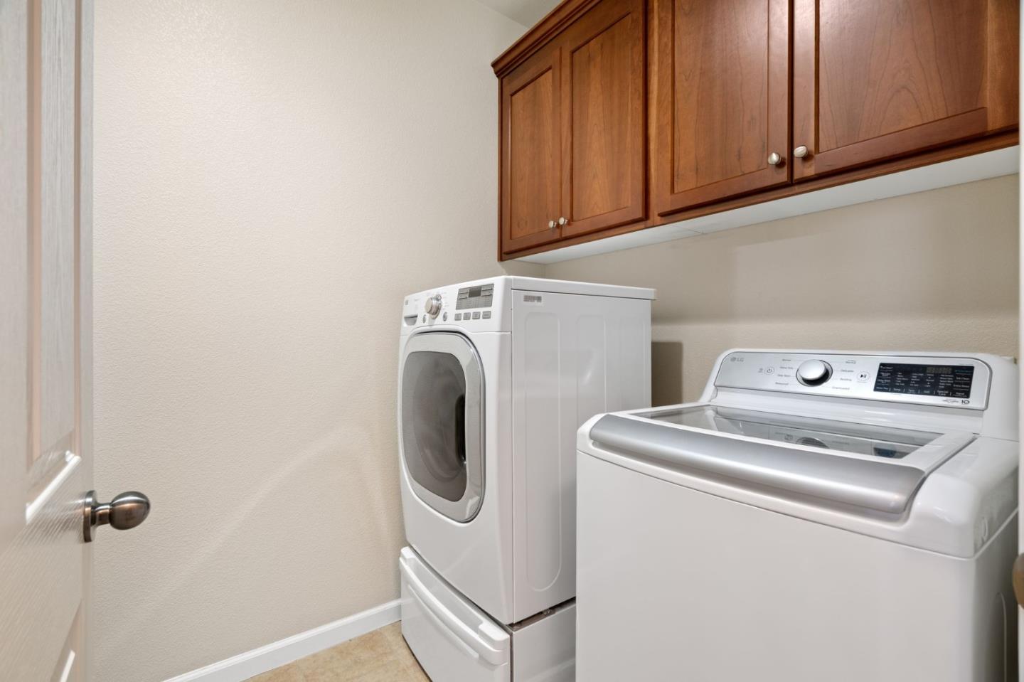 5300 Fioli Loop San Ramon, CA 94582 - Photo 30 of 43 a utility room with dryer and washer