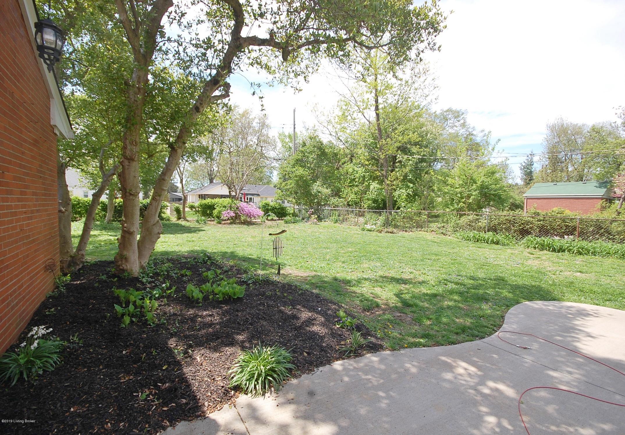 714 Antrim Road Louisville, KY 40207 - Photo 6 of 51 Fully fenced backyard with newer patio