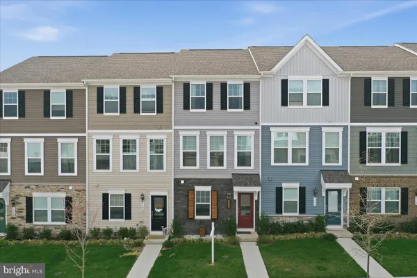 $319,900 | 186 Coolidge Avenue, Ranson, WV 25438