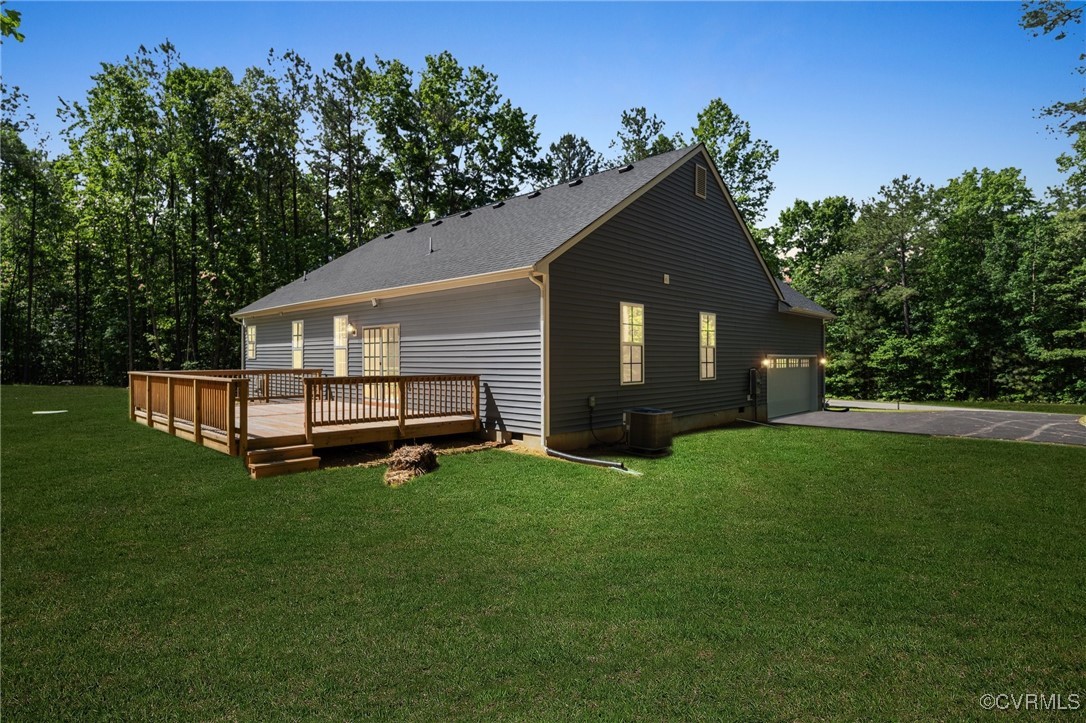 340 Rainbow Ridge Bumpass, VA 23024 - Photo 4 of 29 a house that has a big yard