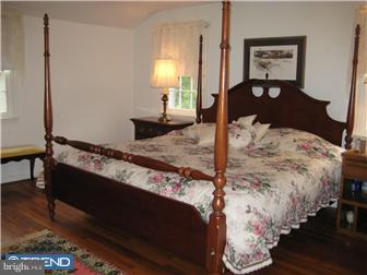 110 Atwood Road Flourtown, PA 19031 - Photo 9 of 11 Bedroom - Main
