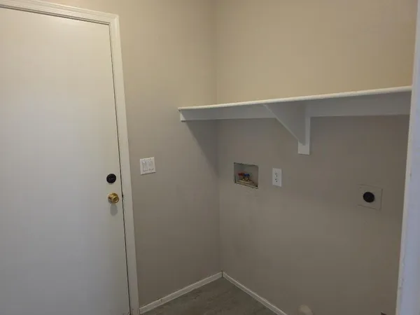 a view of a closet area