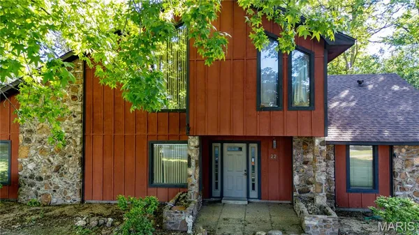 $325,000 | 22 Greenbriar Drive, New Madrid, MO 63869