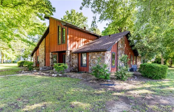 $325,000 | 22 Greenbriar Drive, New Madrid, MO 63869