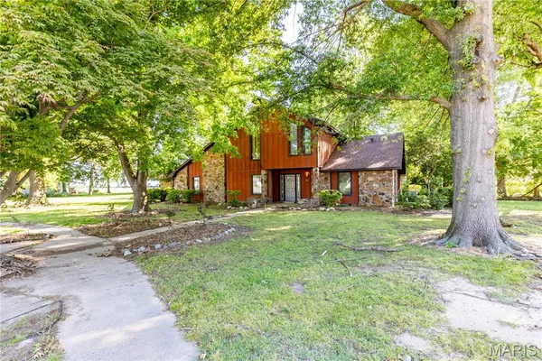 $325,000 | 22 Greenbriar Drive, New Madrid, MO 63869