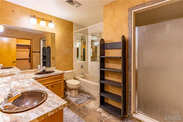 $325,000 | 22 Greenbriar Drive, New Madrid, MO 63869