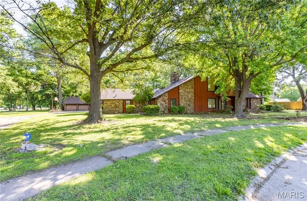 $325,000 | 22 Greenbriar Drive, New Madrid, MO 63869