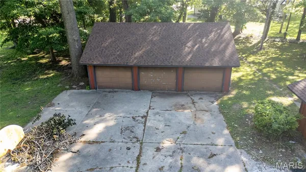 $325,000 | 22 Greenbriar Drive, New Madrid, MO 63869