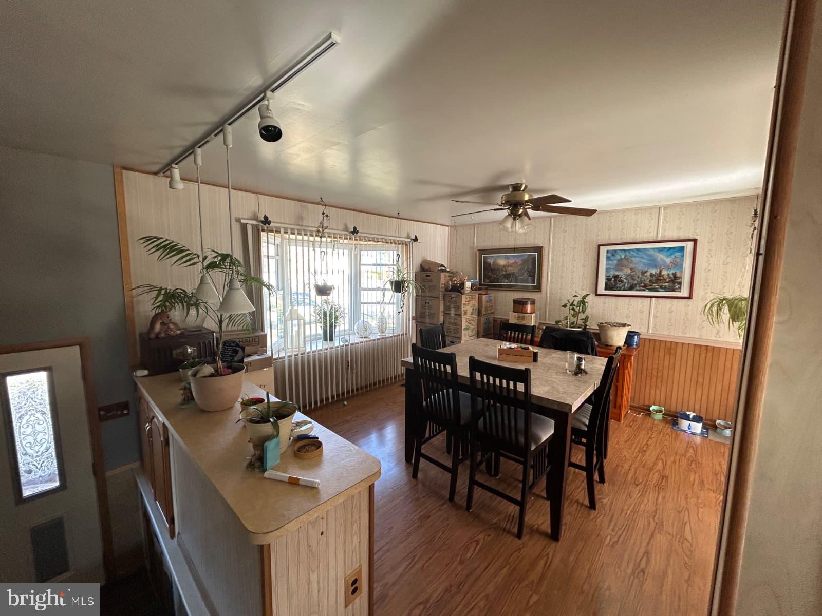 125 Colonial Road Edgewater Park, NJ 08010 - Photo 3 of 20