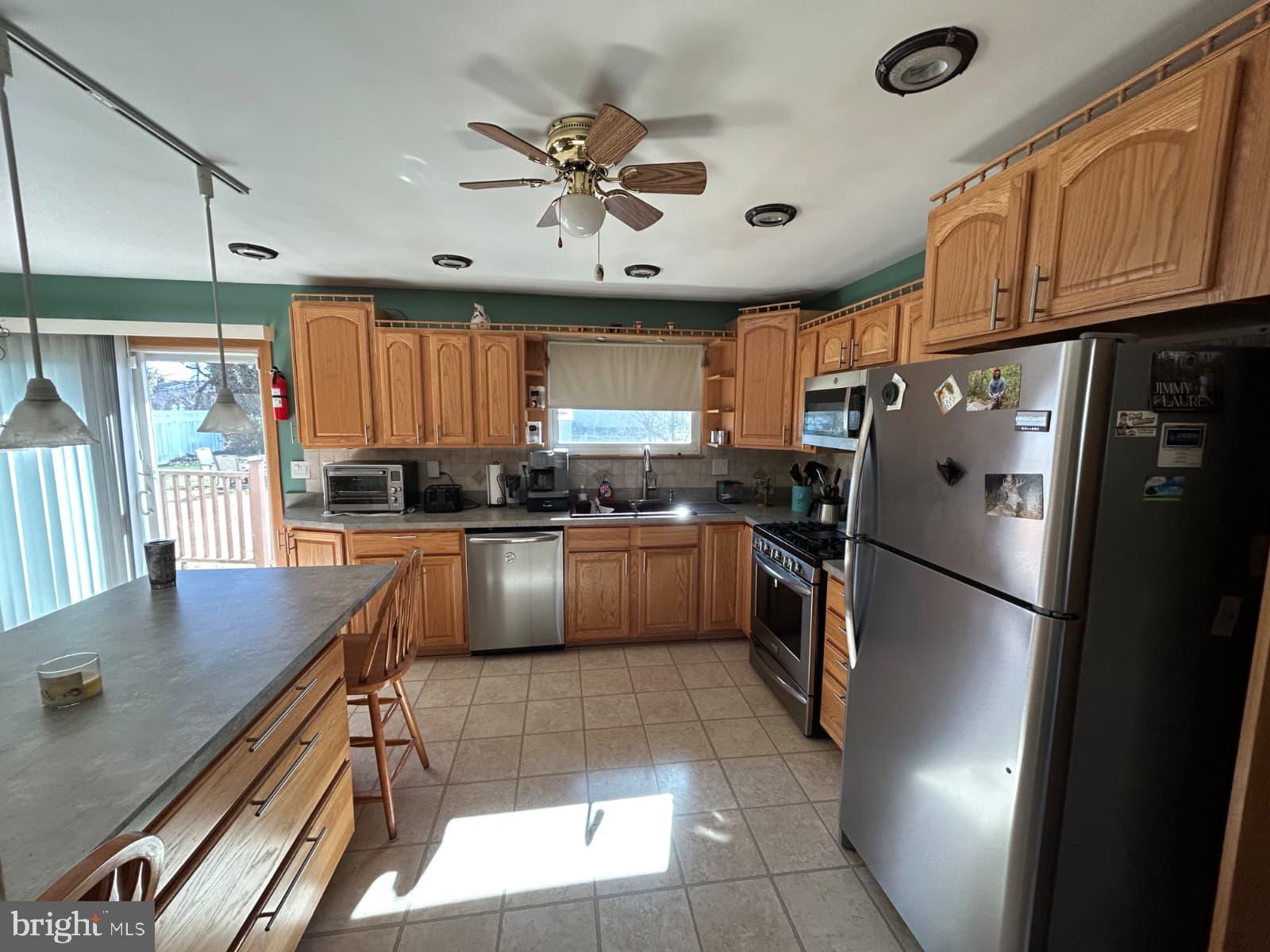 125 Colonial Road Edgewater Park, NJ 08010 - Photo 5 of 20