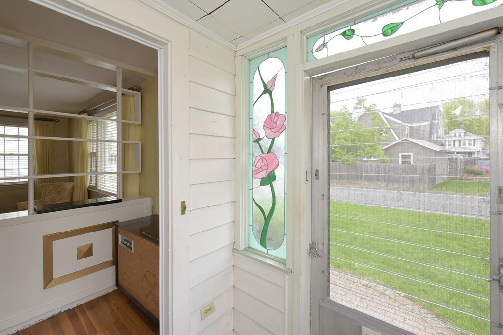 29 Thelma Road Framingham, MA 01702 - Photo 2 of 32 Gallery Image 2