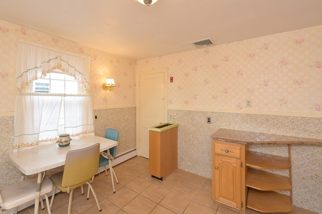 29 Thelma Road Framingham, MA 01702 - Photo 8 of 32 Gallery Image 8