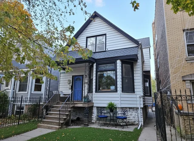 $2,450 | 2623 North Emmett Street, Chicago, IL 60647