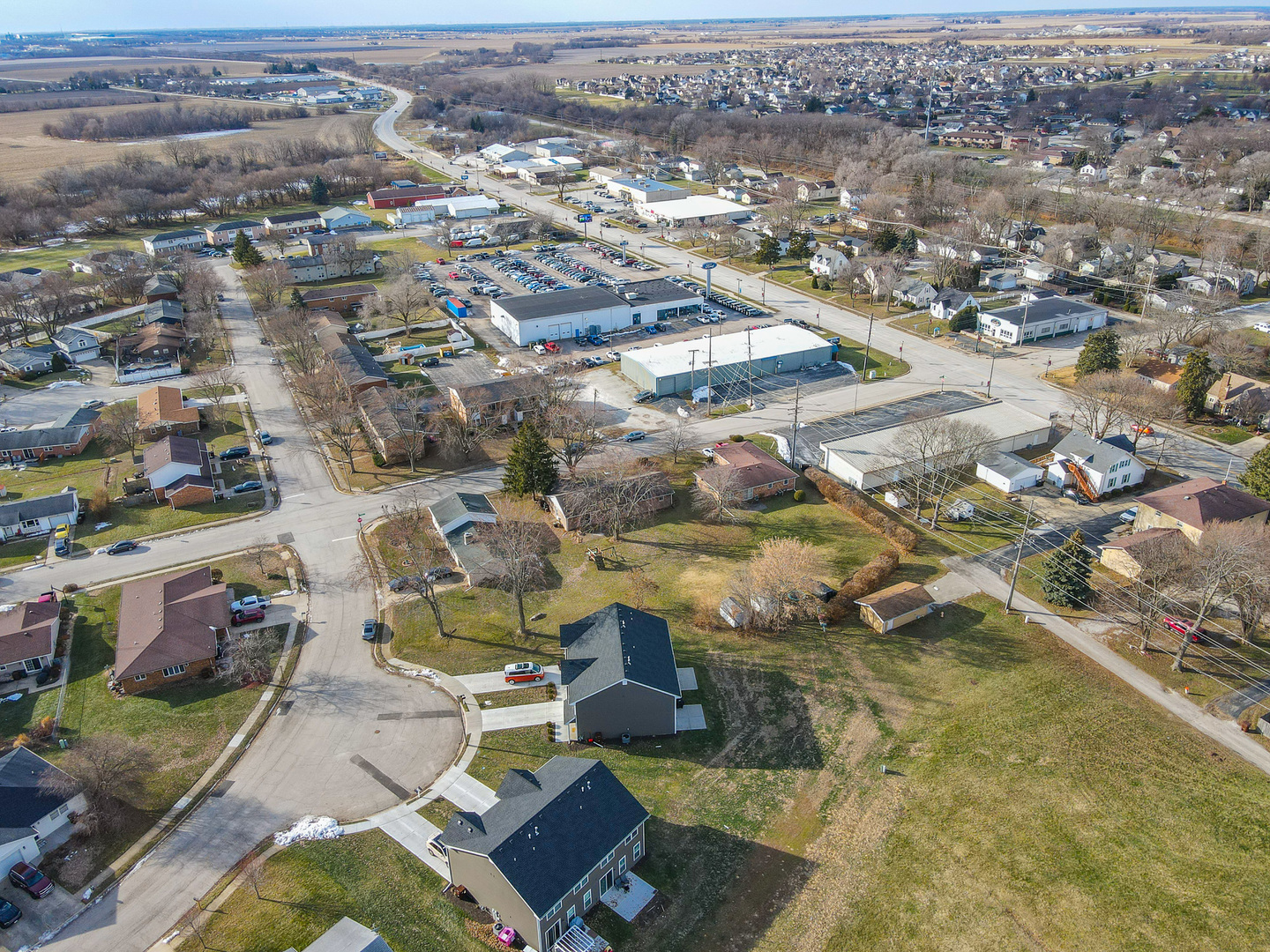 165 East Baker Street Manteno, IL 60950 - Photo 35 of 38 an aerial view of residential houses with outdoor space
