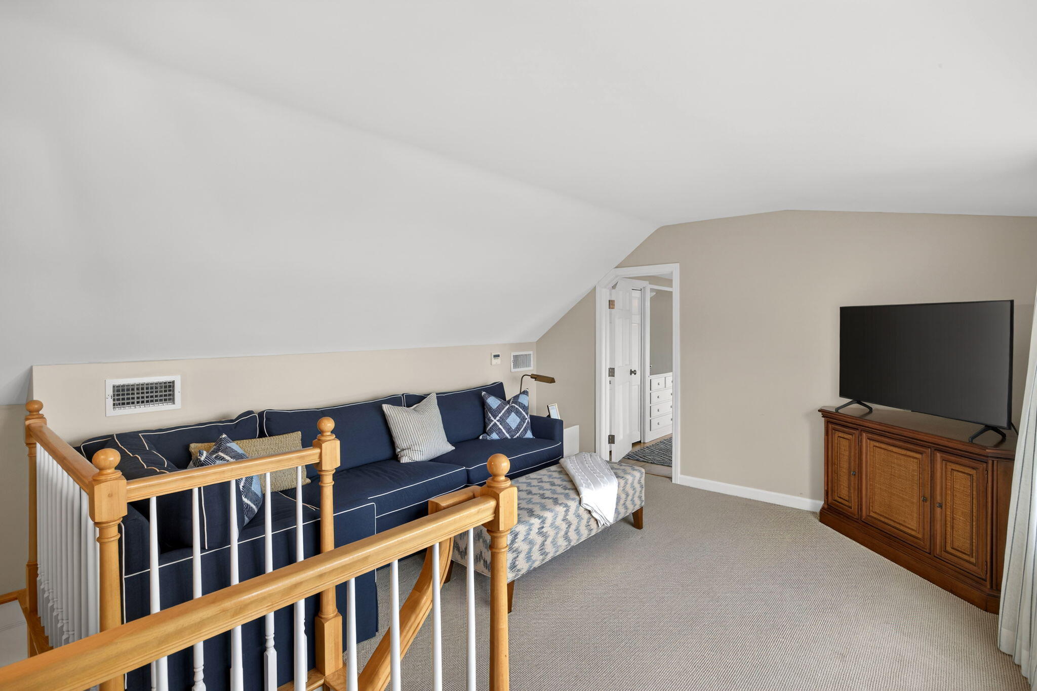 346 Morris Island Road Chatham, MA 02633 - Photo 26 of 33 a living room with furniture and a flat screen tv