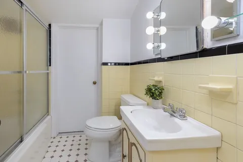 $2,095,000 | 5 Summer Street, Weston, MA 02493