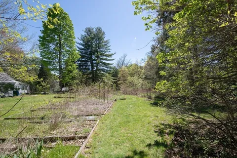 $2,095,000 | 5 Summer Street, Weston, MA 02493