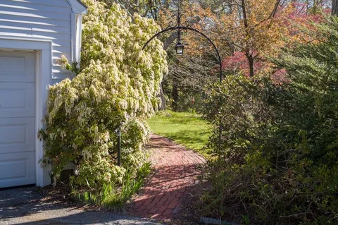 $2,095,000 | 5 Summer Street, Weston, MA 02493