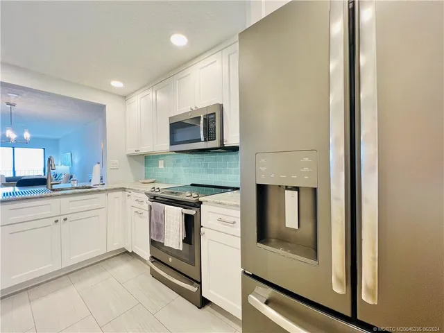 $2,400 | 9400 South Ocean Drive, Unit 304B, Jensen Beach, FL 34957