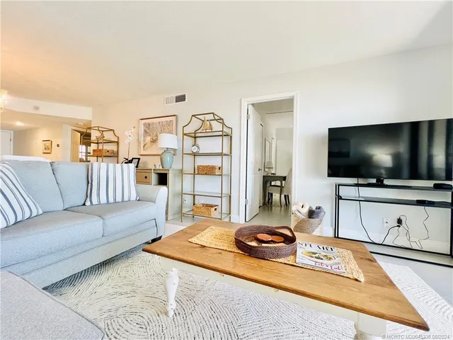 $2,400 | 9400 South Ocean Drive, Unit 304B, Jensen Beach, FL 34957