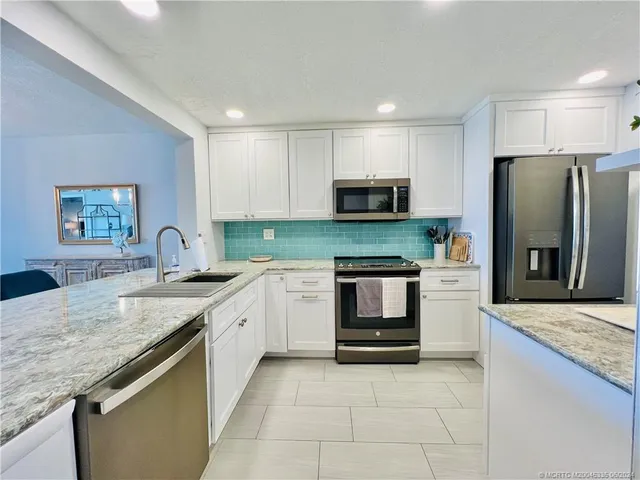 $2,400 | 9400 South Ocean Drive, Unit 304B, Jensen Beach, FL 34957