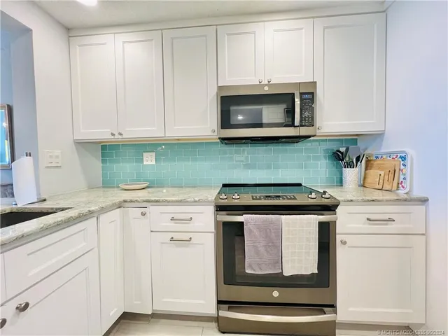 $2,400 | 9400 South Ocean Drive, Unit 304B, Jensen Beach, FL 34957