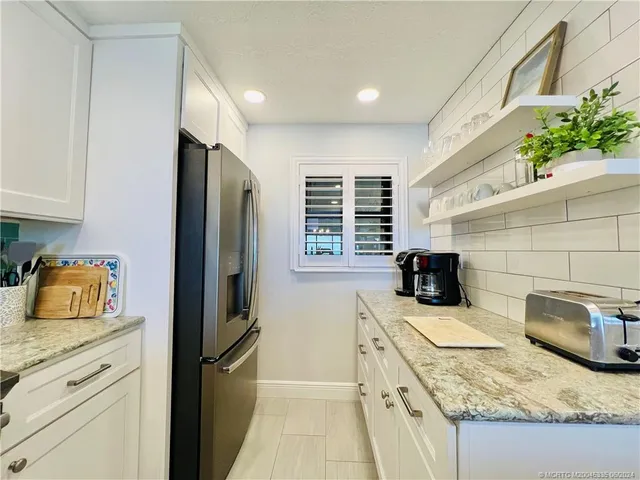 $2,400 | 9400 South Ocean Drive, Unit 304B, Jensen Beach, FL 34957